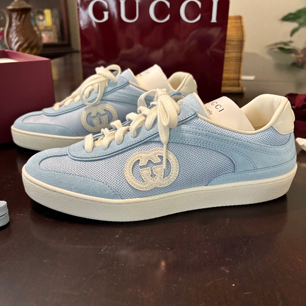 Women Gucci Shoes. (2025) Size 6.5 Blue with receipt